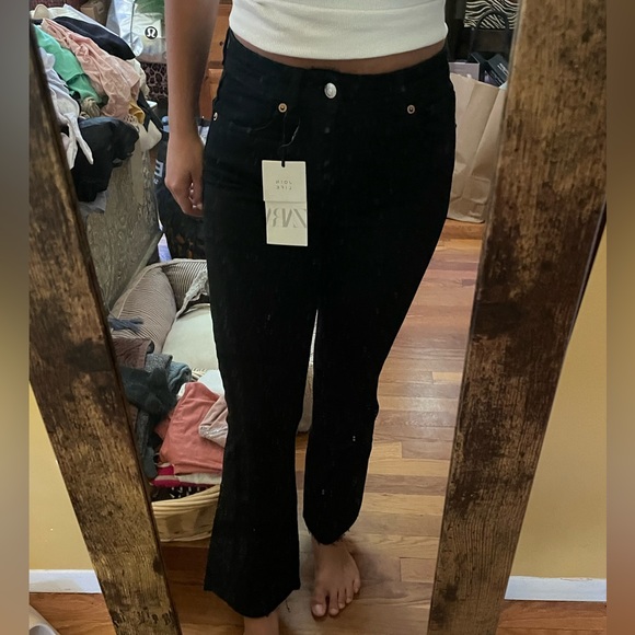 Zara black mid-rise cropped flare jeans - Picture 1 of 5